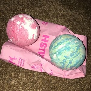 2 LUSH bathbombs